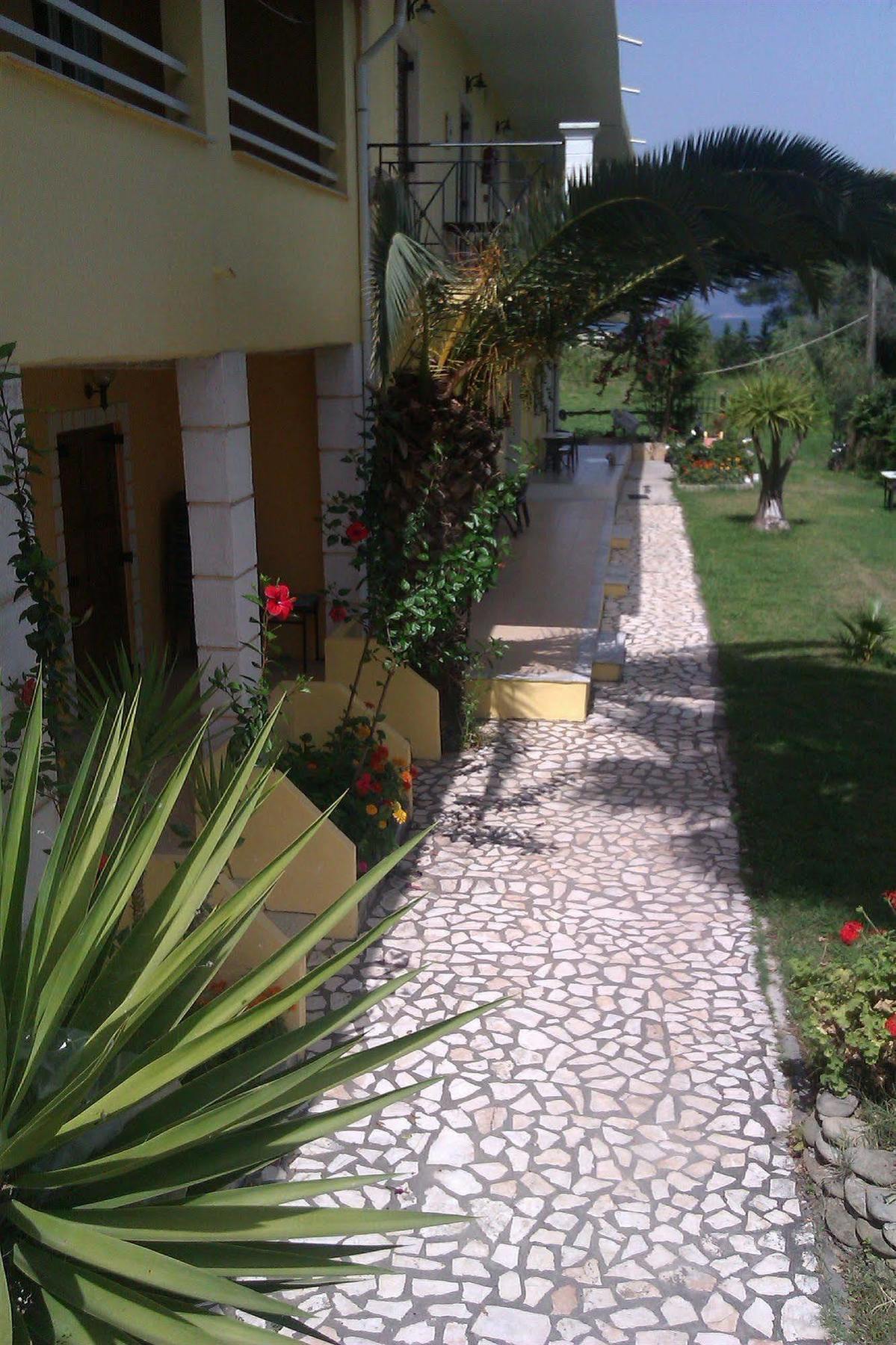 Athina Aparthotel Kavos Exterior photo